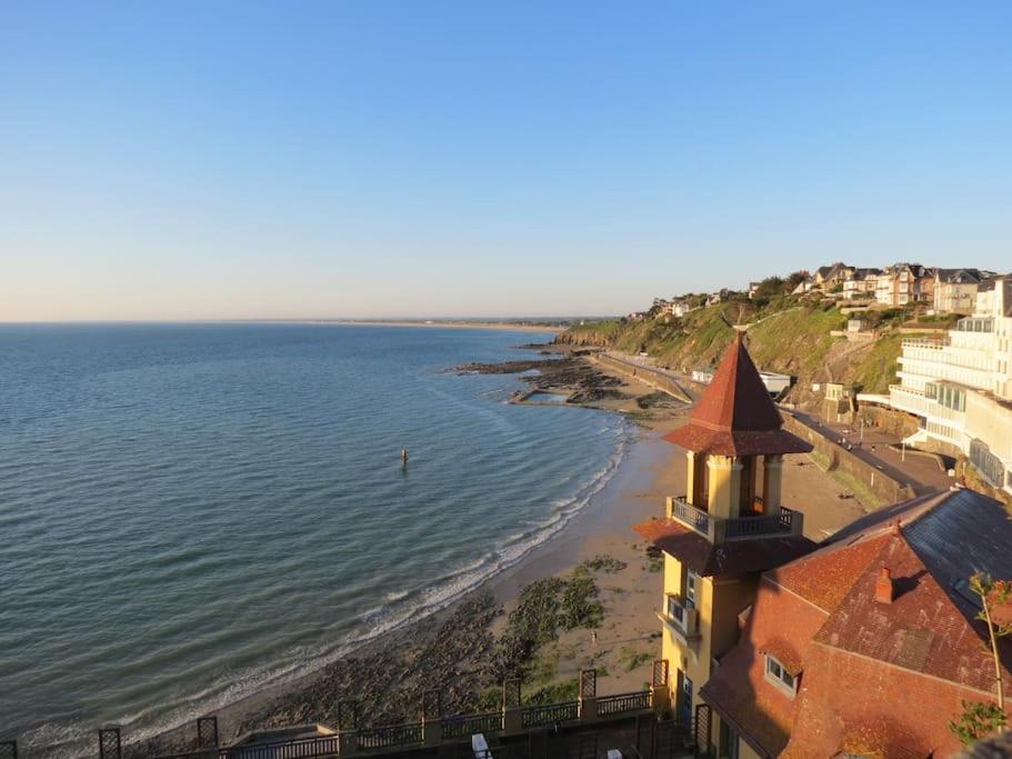 Maison Vue Sur Le Mont Saint Michel Et Sa Baie Champeaux Exterior photo